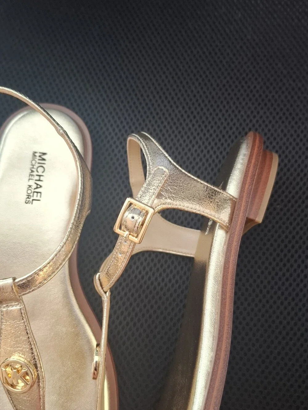 New 6.5 Michael Kors Gold T-Strap Sandals